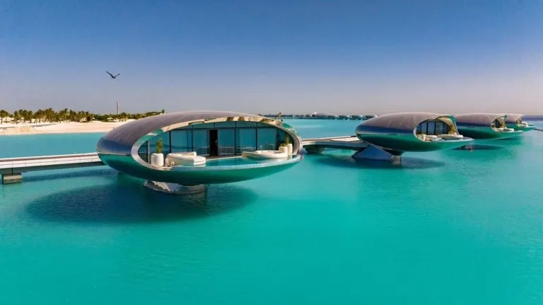 Shebara Resort: Eco-Luxury Futuristik di Tengah Laut!